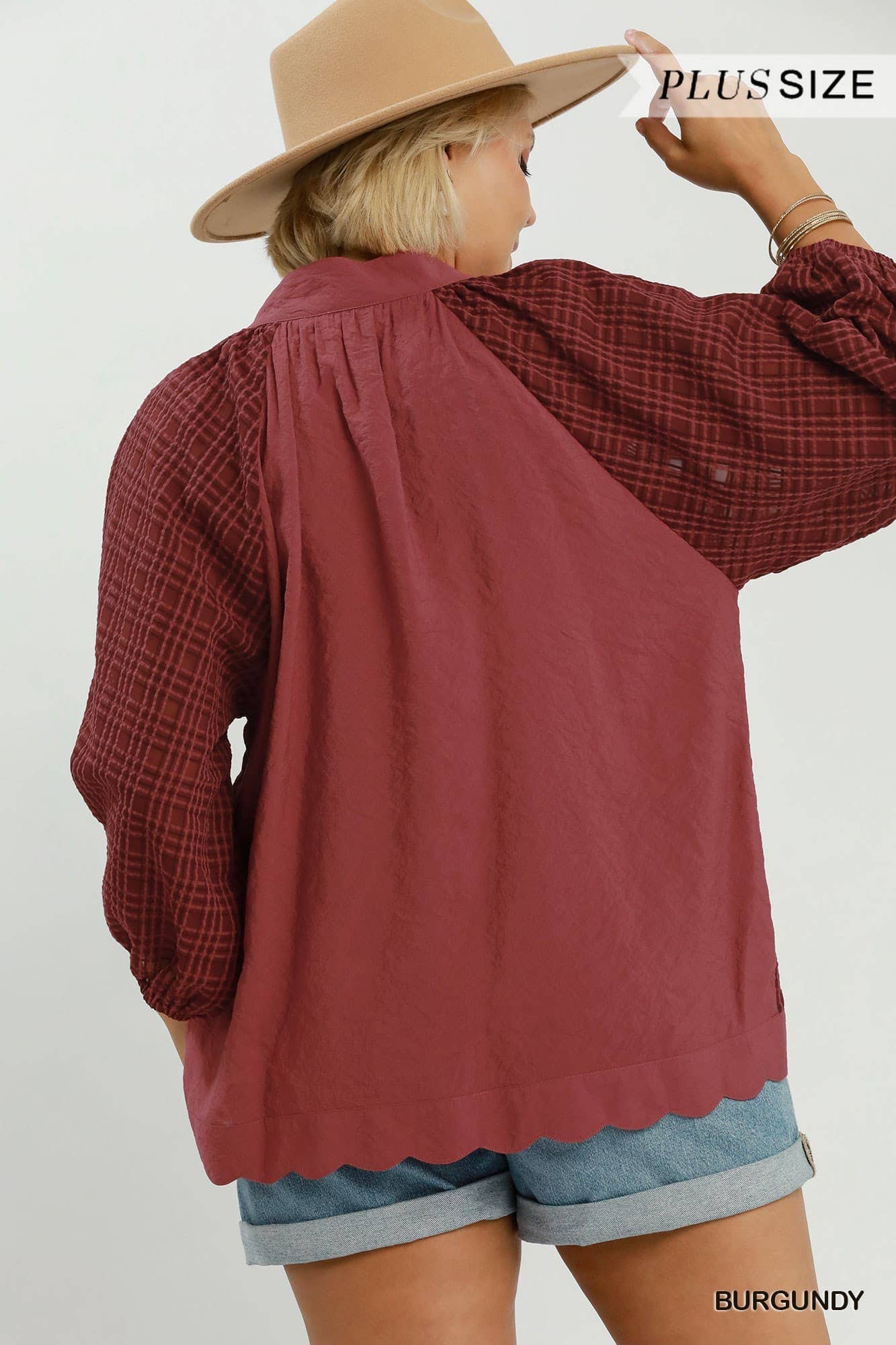 Plus Textured Plaid Scallop Hem Detail Top